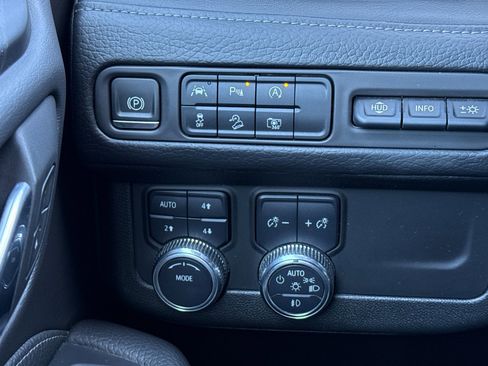 Used 2023 GMC Yukon Denali image 35