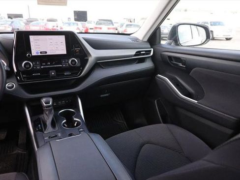 Certified 2024 Toyota Highlander LE image 26