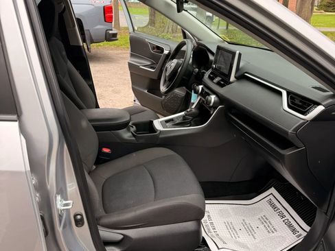 Used 2023 Toyota RAV4 LE AWD/4WD image 14