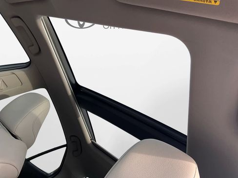 Used 2018 Toyota Camry XSE w/ Audio Package FWD image 26