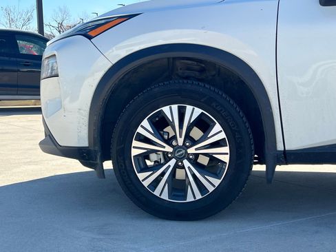 Used 2023 Nissan Rogue SV image 8