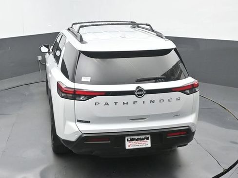 Used 2025 Nissan Pathfinder SV AWD/4WD image 32