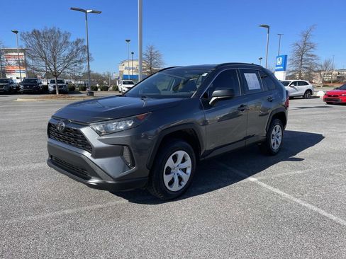 Used 2020 Toyota RAV4 LE image 8