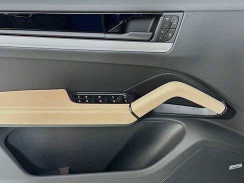 New 2026 Porsche Cayenne Coupe AWD/4WD image 11