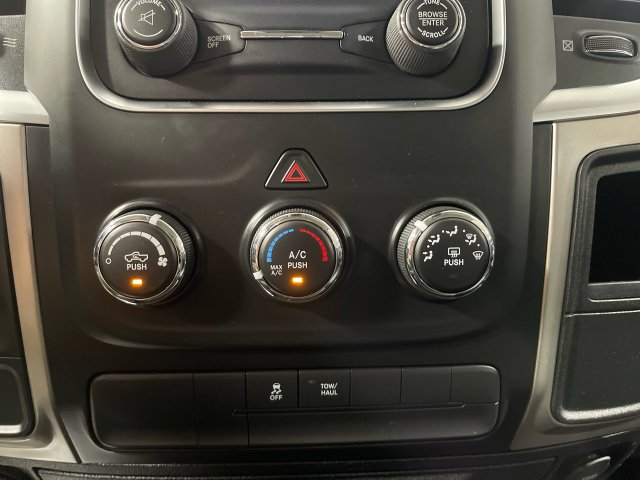Used 2017 RAM 1500 Classic SLT RWD image 18