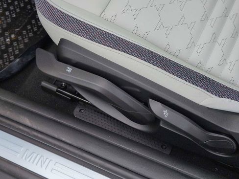 New 2026 MINI Cooper 2-Door Hardtop image 18