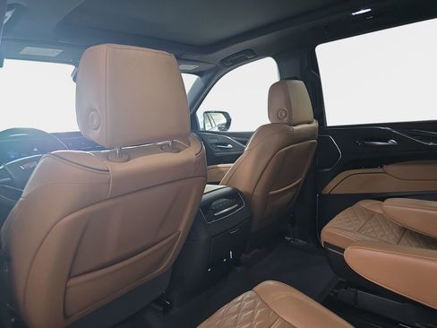 Used 2024 Cadillac Escalade Sport image 16