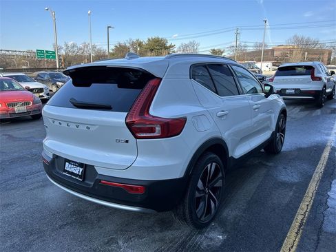 Certified 2023 Volvo XC40 B5 Plus w/ Protection Package Premier image 8
