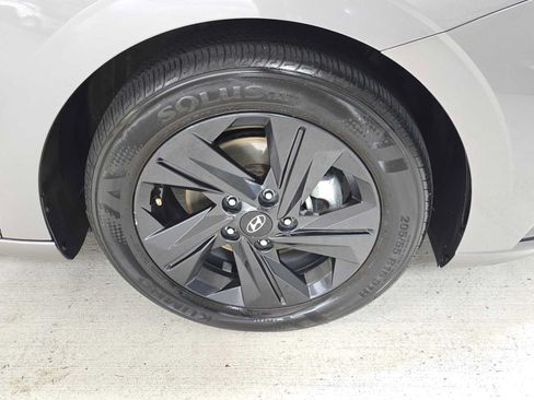 Used 2023 Hyundai Elantra SEL FWD image 9