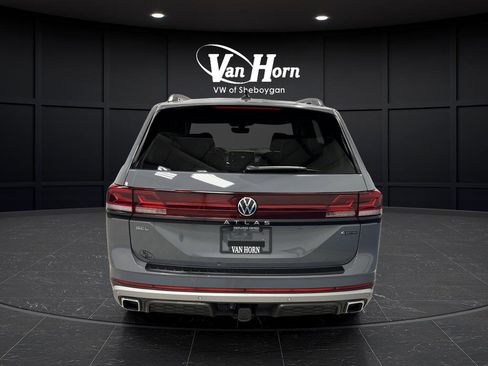 Used 2024 Volkswagen Atlas Peak Edition SEL image 14