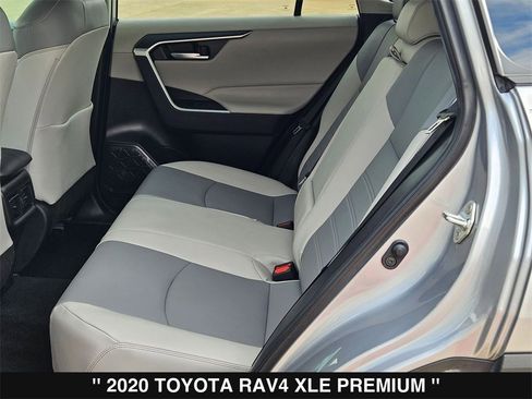 Used 2020 Toyota RAV4 XLE Premium image 17