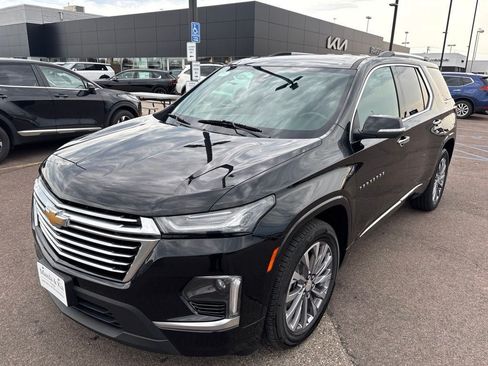 Used 2022 Chevrolet Traverse Premier w/ LPO, Floor Liner Package AWD/4WD image 1