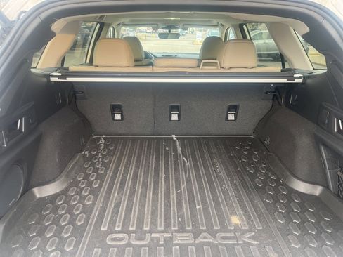 Used 2020 Subaru Outback Limited XT image 9