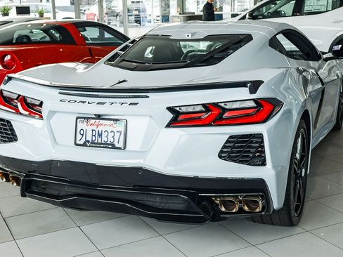 Used 2024 Chevrolet Corvette Stingray Preferred Cpe w/ 2LT image 16