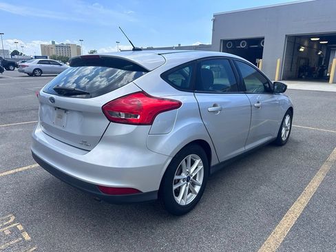 Used 2016 Ford Focus SE FWD image 4