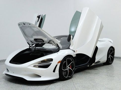 Used 2024 McLaren 750S Spider image 9