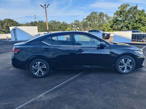 Used 2020 Nissan Sentra SV w/ Lighting Package image 9