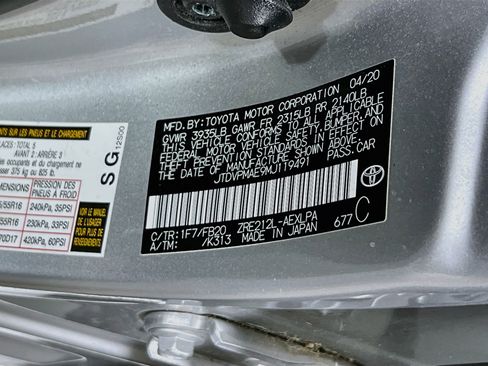 Used 2021 Toyota Corolla LE w/ LE Convenience Package FWD image 29