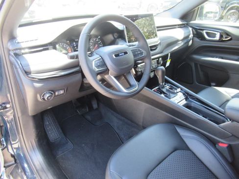New 2026 Jeep Compass Latitude AWD/4WD image 17