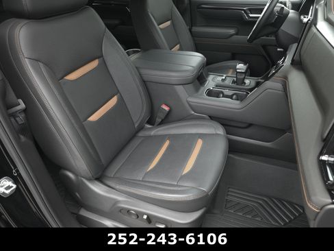 Used 2025 GMC Sierra 1500 AT4 w/ AT4 Premium Package AWD/4WD image 38
