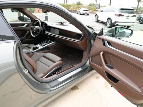 Used 2020 Porsche 911 Carrera 4S image 40