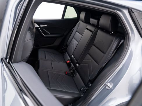 Certified 2025 BMW X2 xDrive28i w/ Premium Package image 18