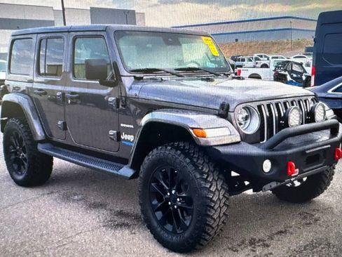 Used 2021 Jeep Wrangler Unlimited Sahara w/ Cold Weather Group AWD/4WD image 5