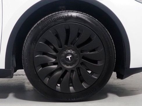 Used 2023 Tesla Model Y Long Range AWD/4WD image 44