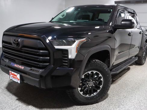 Used 2023 Toyota Tundra SR5 w/ SR5 Premium Package image 32