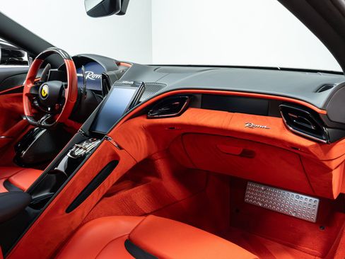 Used 2022 Ferrari Roma RWD image 35