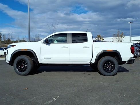 New 2026 GMC Canyon Elevation image 3