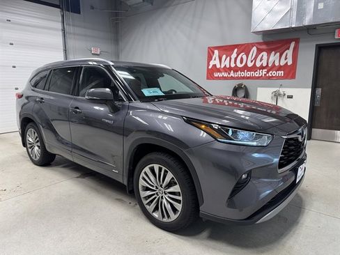 Used 2021 Toyota Highlander Platinum image 1