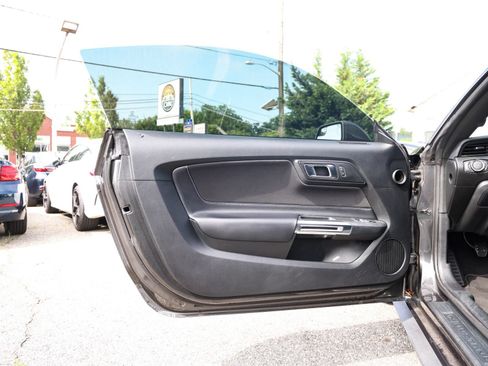 Used 2019 Ford Mustang Coupe RWD image 20