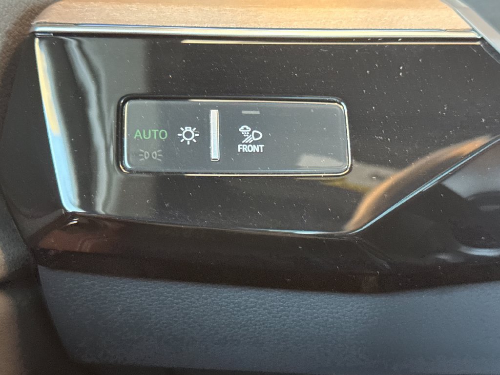 Used 2024 Audi Q8 e-tron Prestige w/ Prestige Package AWD/4WD image 37