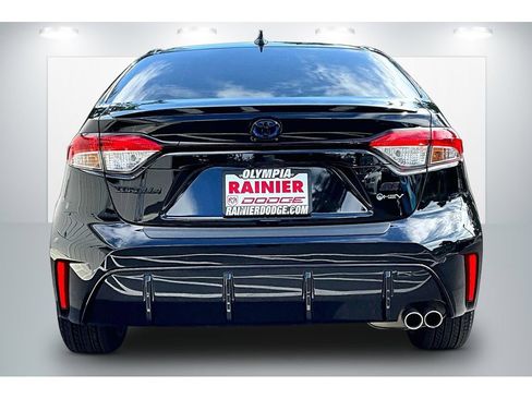 Used 2025 Toyota Corolla SE w/ SE Premium Package AWD/4WD image 4