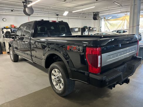 Used 2022 Ford F250 Platinum w/ FX4 Off-Road Package image 4