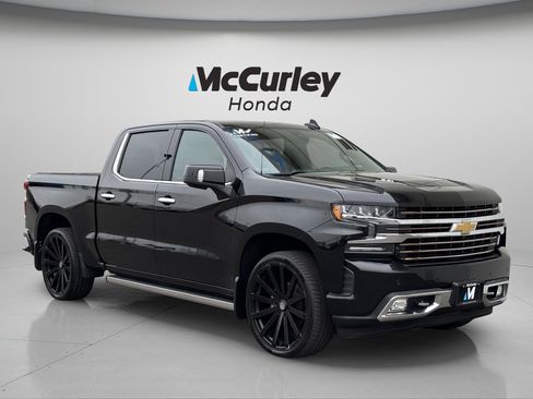 Used 2020 Chevrolet Silverado 1500 High Country w/ Technology Package image 1