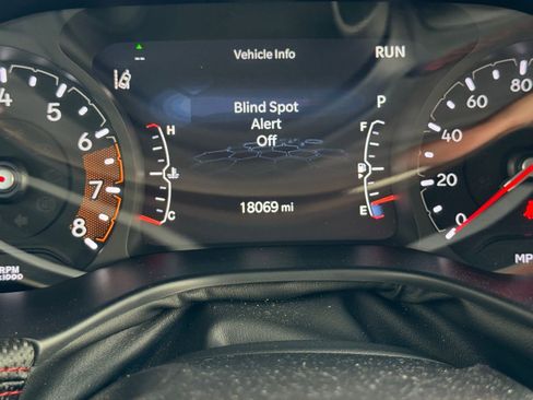 Used 2025 Jeep Compass Trailhawk w/ Trailer Tow Group image 40