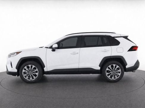 Used 2020 Toyota RAV4 XLE Premium FWD image 7
