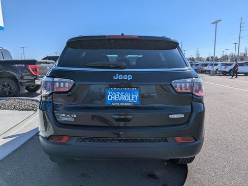 Used 2024 Jeep Compass Latitude AWD/4WD image 31