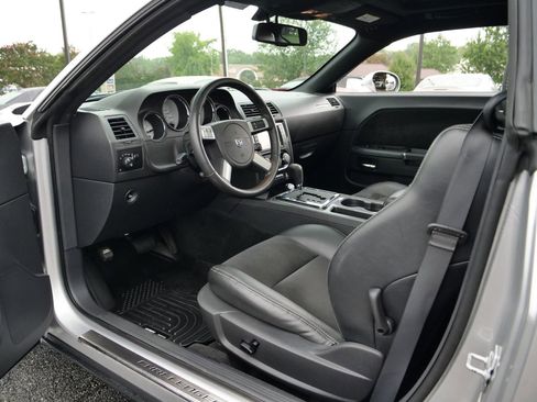 Used 2009 Dodge Challenger SRT8 image 18