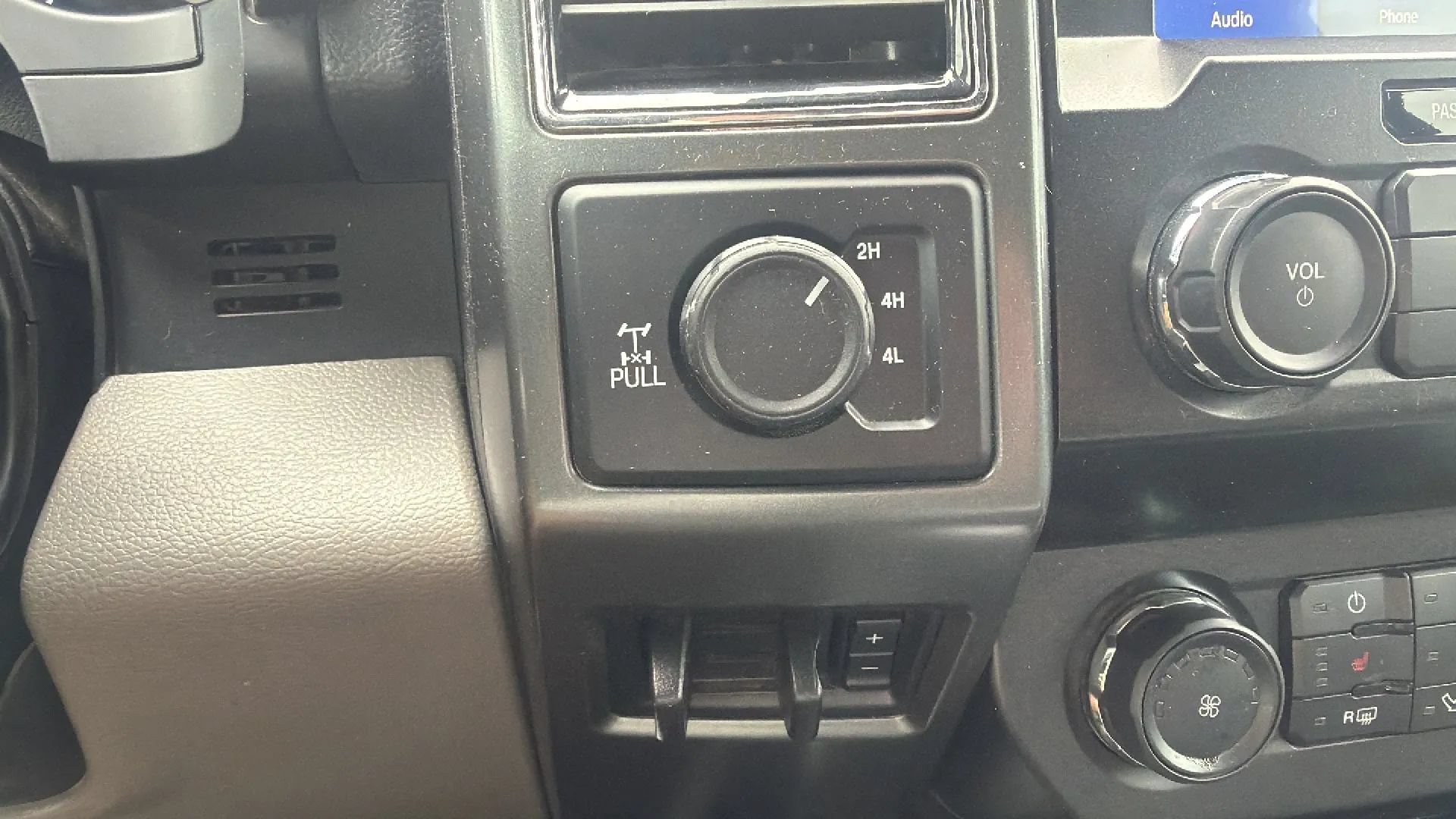 Used 2021 Ford F250 XLT w/ XLT Premium Package AWD/4WD image 14