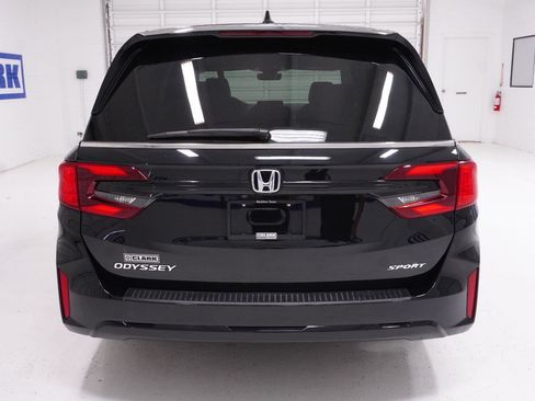 Used 2025 Honda Odyssey Sport-L image 6