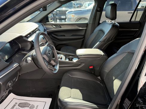 New 2026 Jeep Grand Cherokee Altitude AWD/4WD image 7