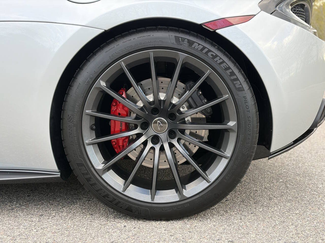 Used 2017 McLaren 570S RWD image 11