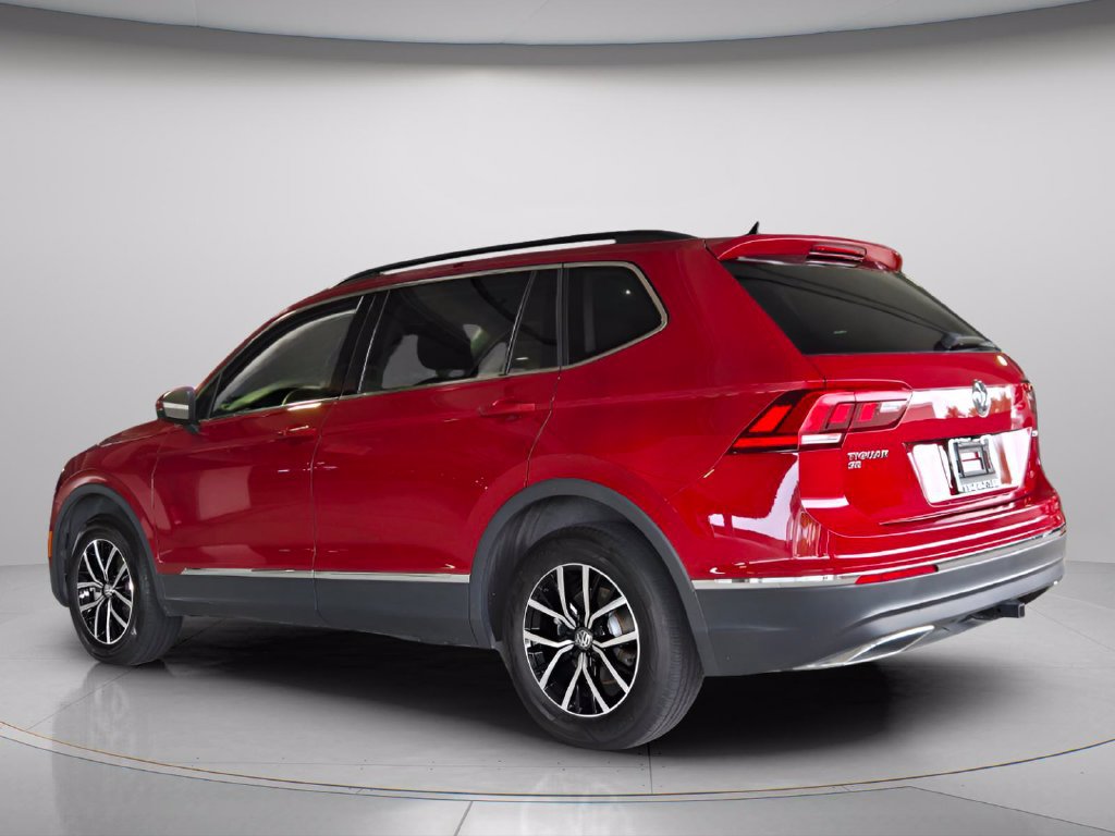 Certified 2021 Volkswagen Tiguan SE w/ Panoramic Sunroof Package FWD image 4