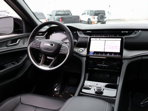 New 2025 Jeep Grand Cherokee L Limited image 14