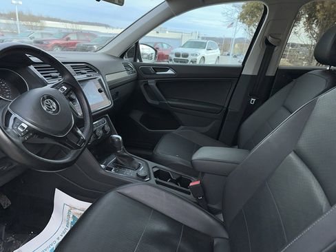 Used 2018 Volkswagen Tiguan SE image 9