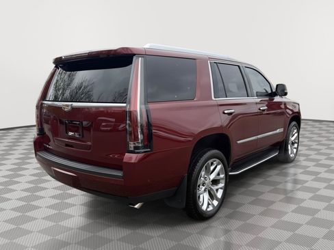 Used 2017 Cadillac Escalade Luxury AWD/4WD image 9