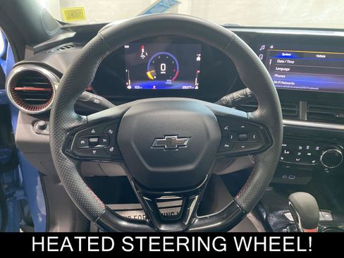 Used 2024 Chevrolet Trax RS w/ Sunroof Package FWD image 20